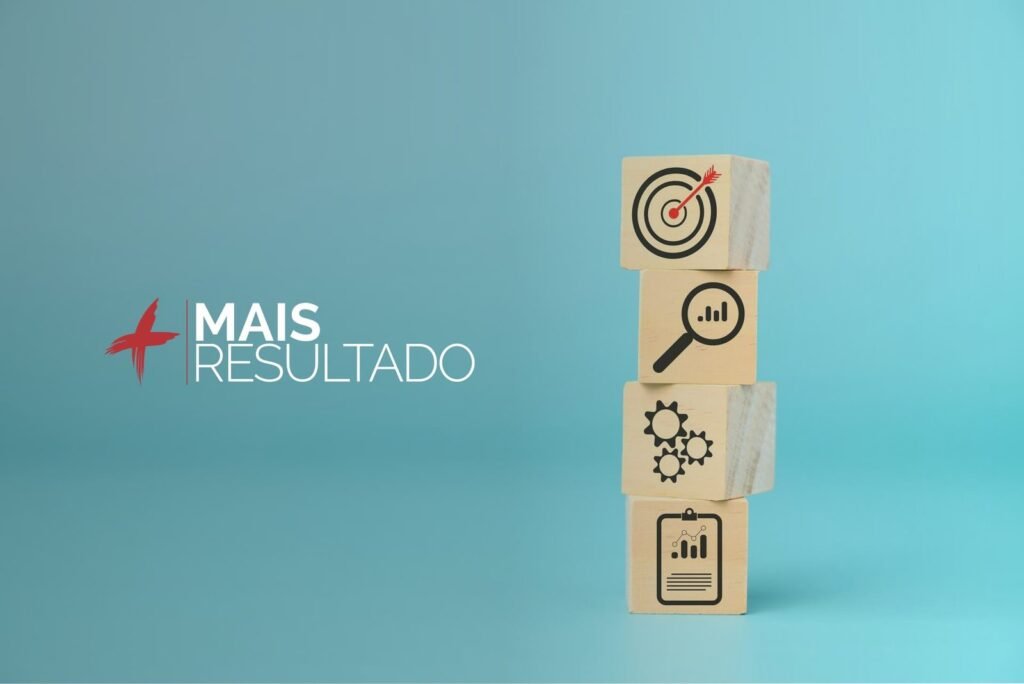 Blocos de estratégia digital com ícones de conversão, análise de dados e otimização, representando o crescimento das vendas online.